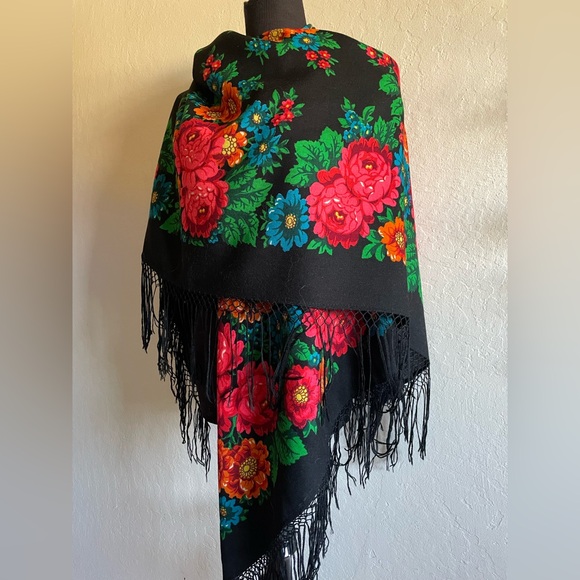 Bohemian Gypsy floral wool shawl - Picture 1 of 15